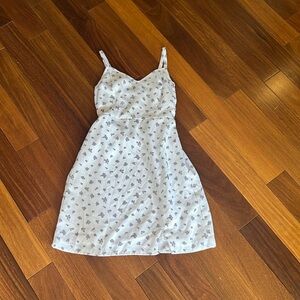 Mini skirt with small flower details